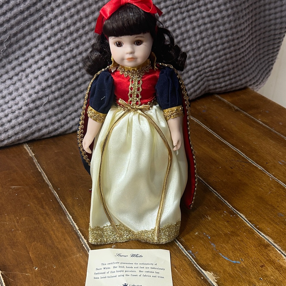 Royalton Collection Snow White porcelain doll